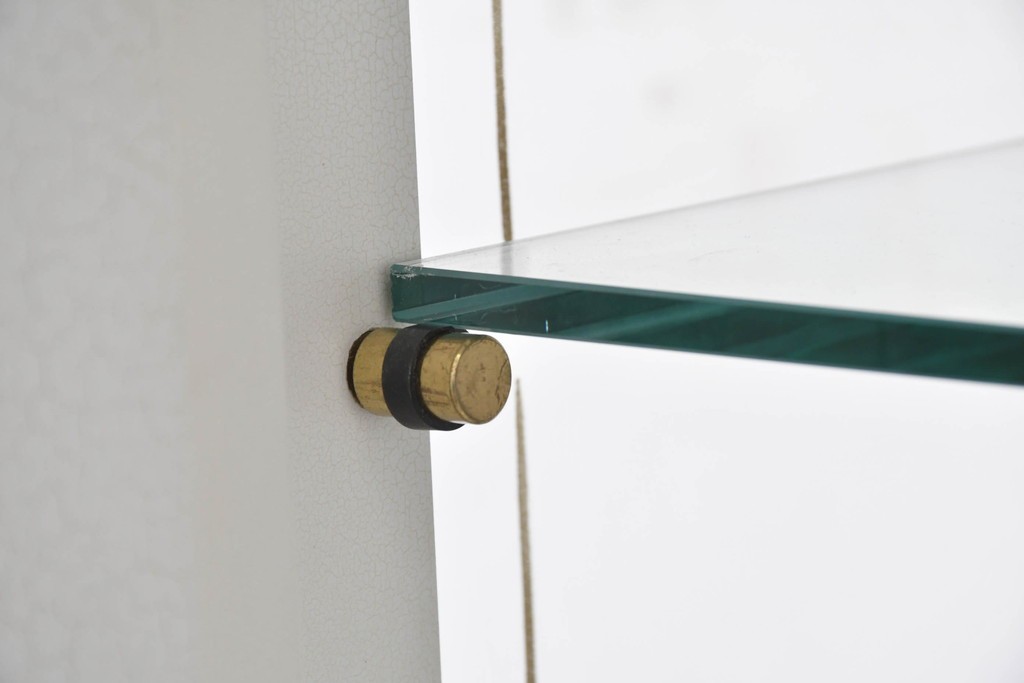 中古　美品　イタリア高級家具　SILIK(シリック)　ロココ調の彫刻装飾とガラス扉が優雅なキャビネット　定価約500万円　(R-086433)