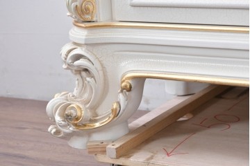 中古　美品　イタリア高級家具　SILIK(シリック)　ロココ調の彫刻装飾とガラス扉が優雅なキャビネット　定価約500万円　(R-086433)