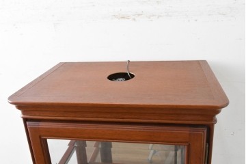 中古　希少な廃番品　maruni(マルニ木工)　ミラーバック×照明付きの縦型キュリオケース　※脚カットあり　(R-086434)