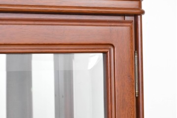 中古　希少な廃番品　maruni(マルニ木工)　ミラーバック×照明付きの縦型キュリオケース　※脚カットあり　(R-086434)