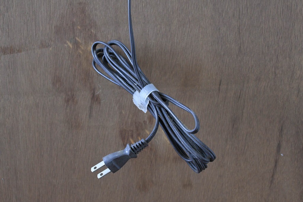 中古　希少な廃番品　maruni(マルニ木工)　ミラーバック×照明付きの縦型キュリオケース　※脚カットあり　(R-086434)