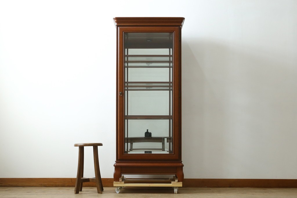 中古　希少な廃番品　maruni(マルニ木工)　ミラーバック×照明付きの縦型キュリオケース　※脚カット有り　(R-086434)