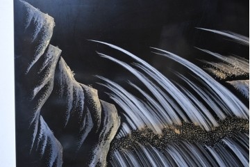 中古　在銘　輪島塗　蒔絵で鯉の滝登りを描いた衝立て　定価約150万円　(R-086435)