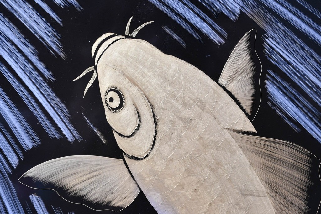 中古　在銘　輪島塗　蒔絵で鯉の滝登りを描いた衝立て　定価約150万円　(R-086435)