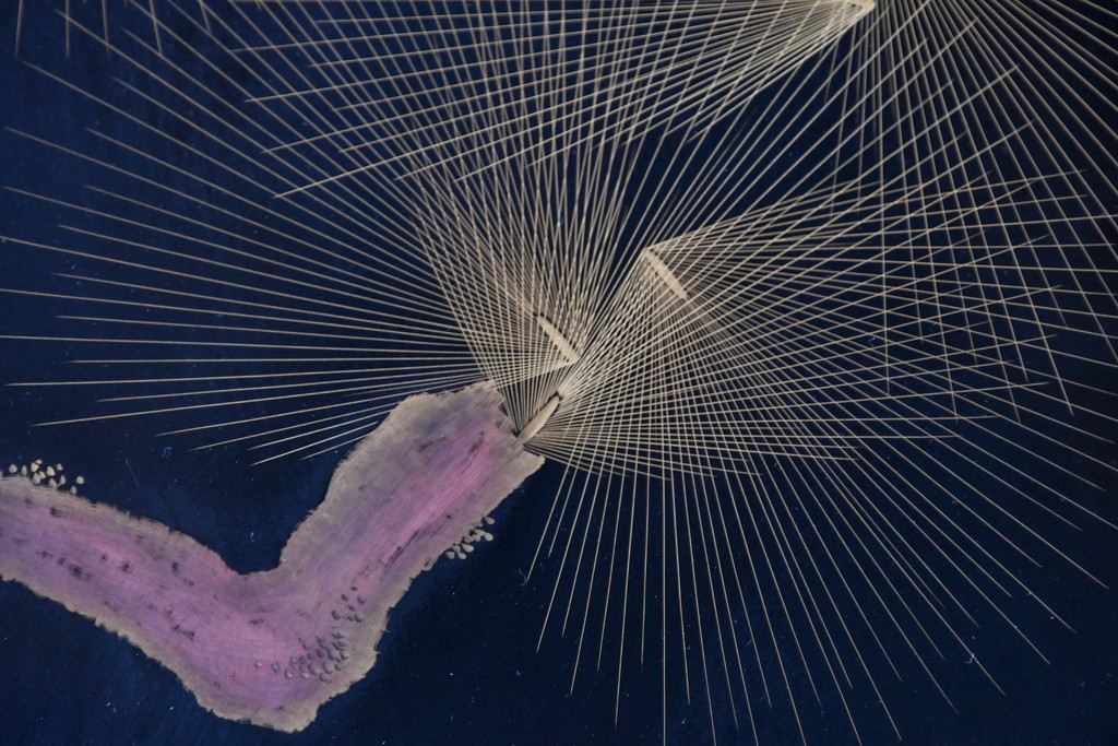 中古　在銘　輪島塗　蒔絵で鯉の滝登りを描いた衝立て　定価約150万円　(R-086435)