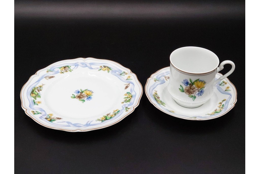 フランス　LIMOGES(リモージュ)　Haviland(アビランド)　Ruban(リュバン)　花模様とブルーのリボンが調和するトリオ3客セット　(R-086446)