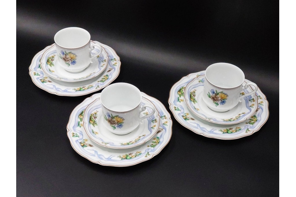 フランス　LIMOGES(リモージュ)　Haviland(アビランド)　Ruban(リュバン)　花模様とブルーのリボンが調和するトリオ3客セット　(R-086447)