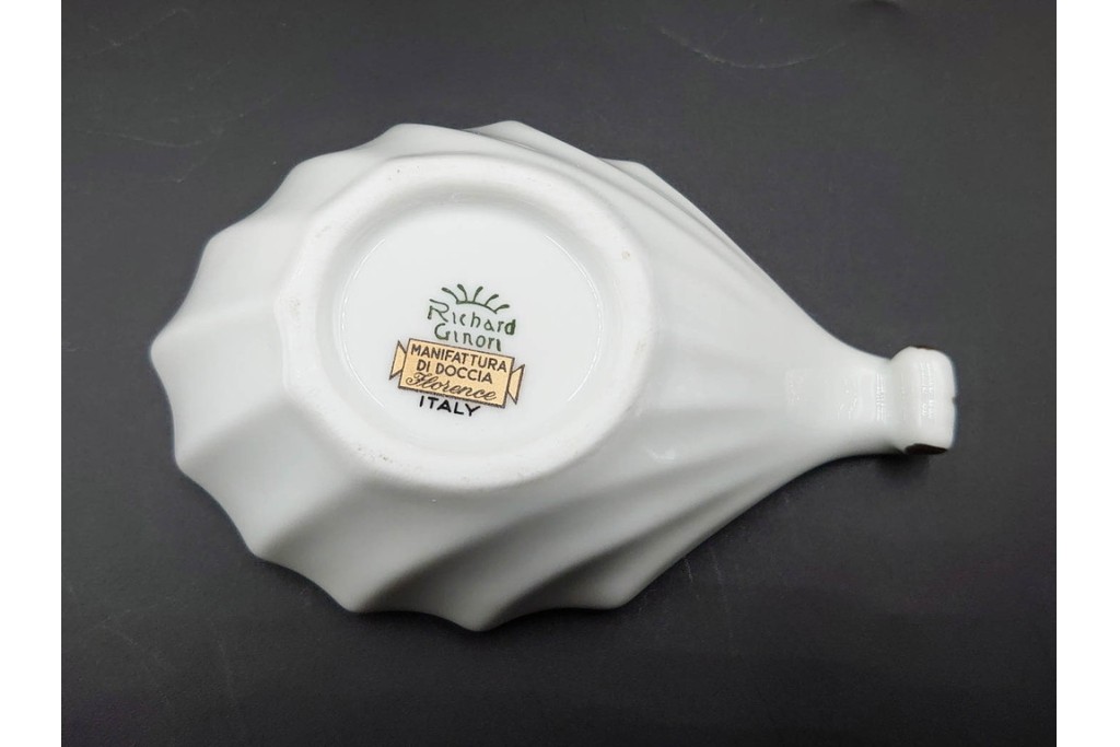 イタリア　Richard Ginori(リチャードジノリ)　イタリアンフルーツ　サックスフラワー　インペロカメリア　カップ&ソーサー・クリーマー・シュガーポット・スプーンレストの洋食器6点セット　(R-086448)