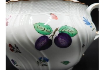 イタリア　Richard Ginori(リチャードジノリ)　ペルージャ(ベッキオフルーツ)　果物模様が愛らしいティーポット・シュガーポット・クリーマーセット　(R-086451)