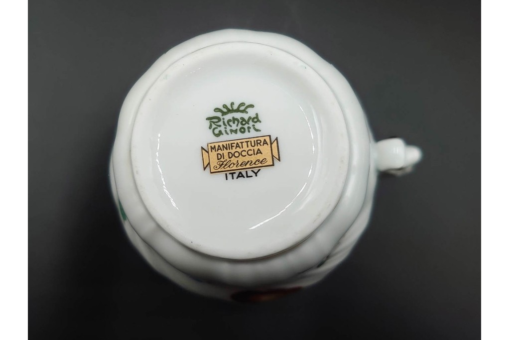 イタリア　Richard Ginori(リチャードジノリ)　ペルージャ(ベッキオフルーツ)　果物模様が愛らしいティーポット・シュガーポット・クリーマーセット　(R-086451)