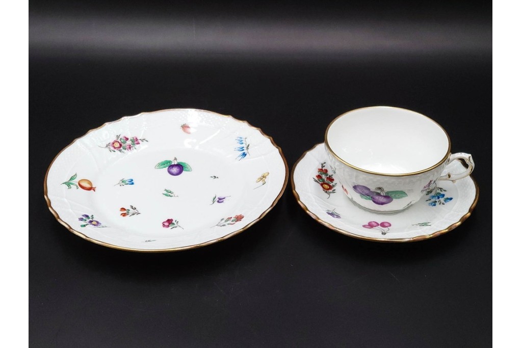 イタリア　Richard Ginori(リチャードジノリ)　ペルージャ(ベッキオフルーツ)　果物模様が愛らしいトリオ4客セット　(R-086453)