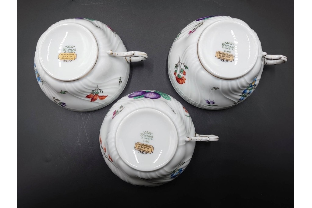 イタリア　Richard Ginori(リチャードジノリ)　ペルージャ(ベッキオフルーツ)　果物模様が愛らしいトリオ4客セット　(R-086453)