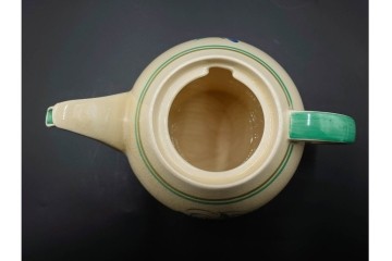 イギリスヴィンテージ　Susie Cooper(スージークーパー)　赤と青の花模様が印象的なティーポット・クリーマー・ミニボウル・プレートの4点セット　(R-086454)