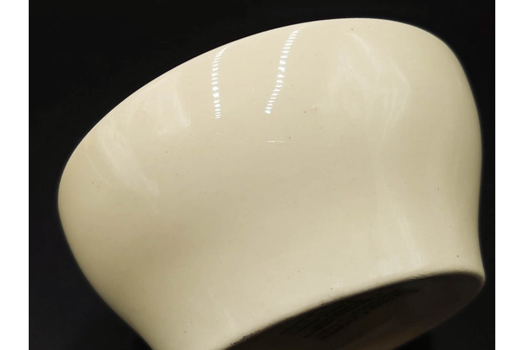 イギリスヴィンテージ　Susie Cooper(スージークーパー)　赤と青の花模様が印象的なティーポット・クリーマー・ミニボウル・プレートの4点セット　(R-086454)