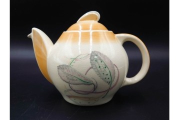 イギリスヴィンテージ　Susie Cooper(スージークーパー)　グレイリーフ　ティーポット・クリーマー・カップ&ソーサー2客・プレート・ミニボウルの洋食器6点セット　(R-086455)