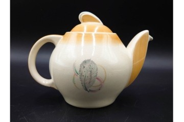 イギリスヴィンテージ　Susie Cooper(スージークーパー)　グレイリーフ　ティーポット・クリーマー・カップ&ソーサー2客・プレート・ミニボウルの洋食器6点セット　(R-086455)