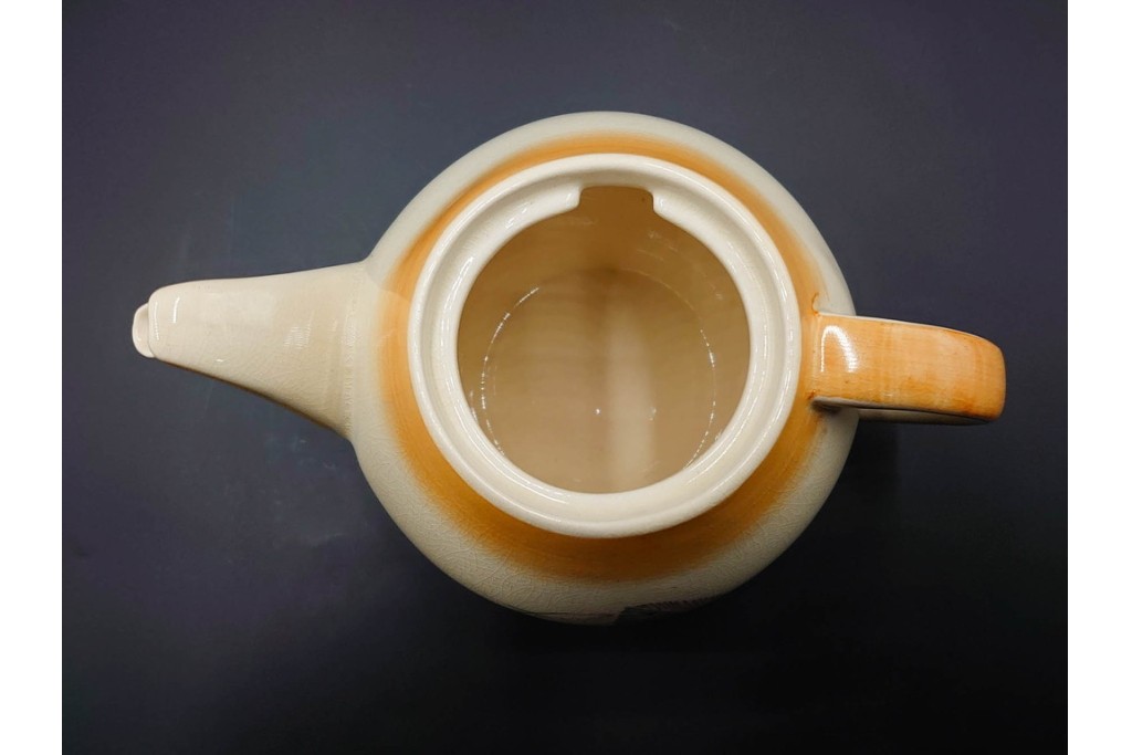 イギリスヴィンテージ　Susie Cooper(スージークーパー)　グレイリーフ　ティーポット・クリーマー・カップ&ソーサー2客・プレート・ミニボウルの洋食器6点セット　(R-086455)