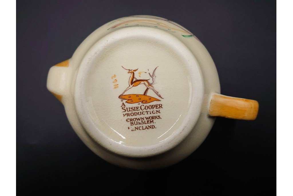 イギリスヴィンテージ　Susie Cooper(スージークーパー)　グレイリーフ　ティーポット・クリーマー・カップ&ソーサー2客・プレート・ミニボウルの洋食器6点セット　(R-086455)