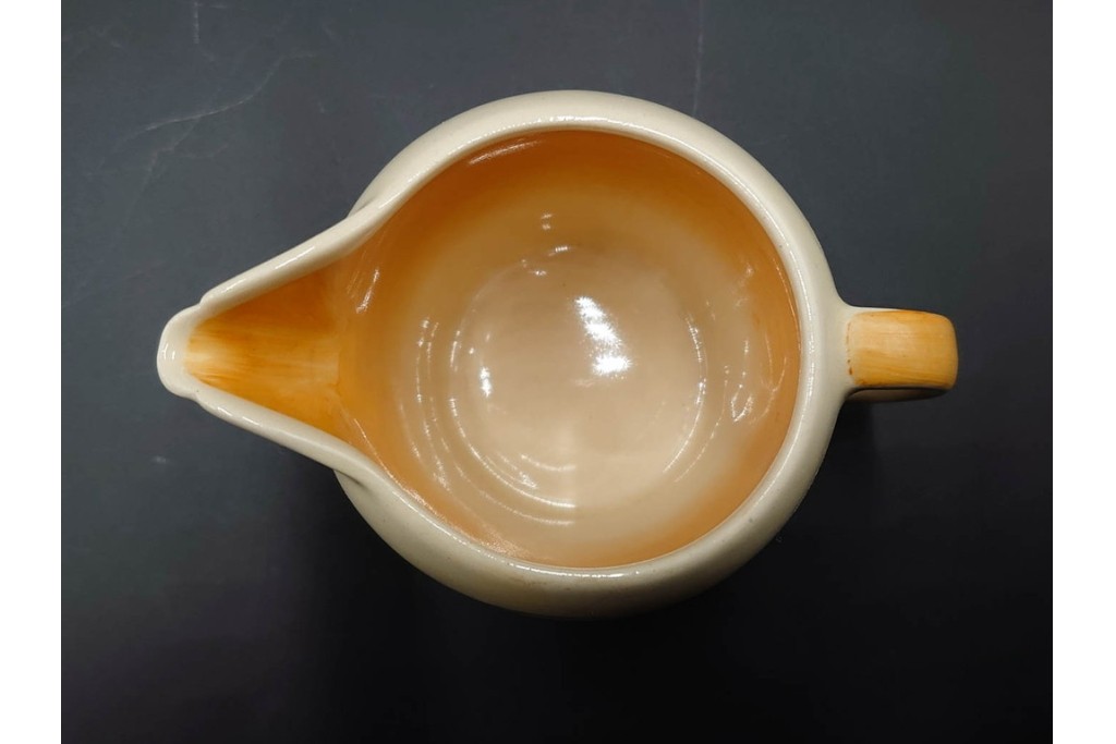 イギリスヴィンテージ　Susie Cooper(スージークーパー)　グレイリーフ　ティーポット・クリーマー・カップ&ソーサー2客・プレート・ミニボウルの洋食器6点セット　(R-086455)