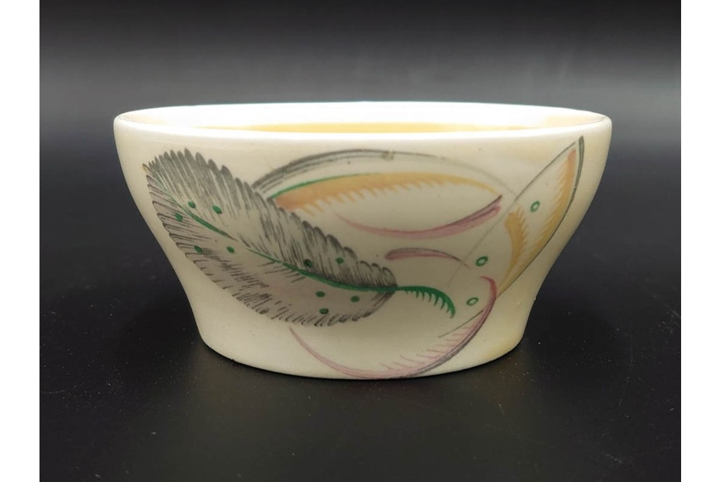 イギリスヴィンテージ　Susie Cooper(スージークーパー)　グレイリーフ　ティーポット・クリーマー・カップ&ソーサー2客・プレート・ミニボウルの洋食器6点セット　(R-086455)