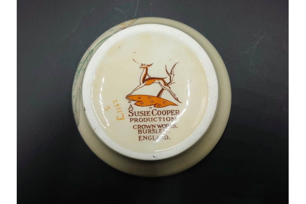 イギリスヴィンテージ　Susie Cooper(スージークーパー)　グレイリーフ　ティーポット・クリーマー・カップ&ソーサー2客・プレート・ミニボウルの洋食器6点セット　(R-086455)