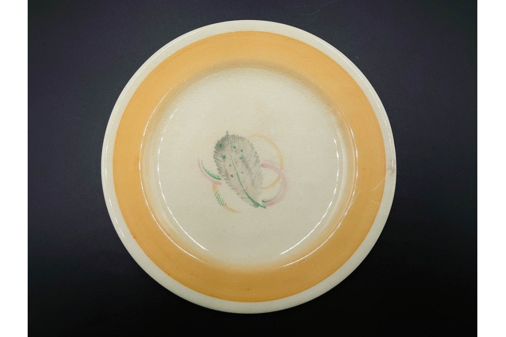 イギリスヴィンテージ　Susie Cooper(スージークーパー)　グレイリーフ　ティーポット・クリーマー・カップ&ソーサー2客・プレート・ミニボウルの洋食器6点セット　(R-086455)