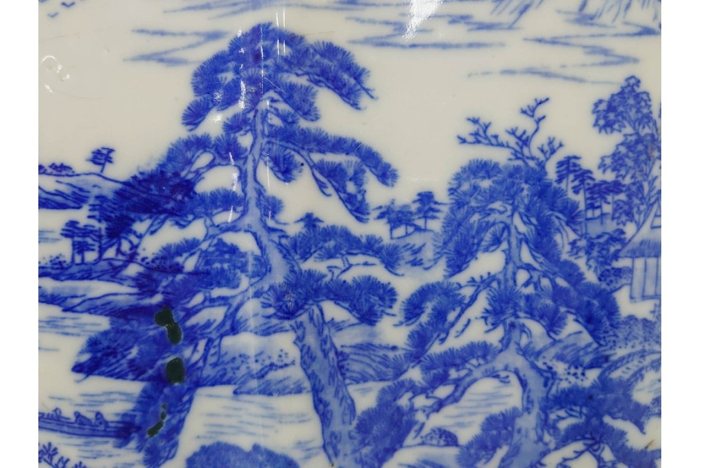 時代物　伊万里　印判　藍色の濃淡で表現された山水図の植木鉢　(R-086458)