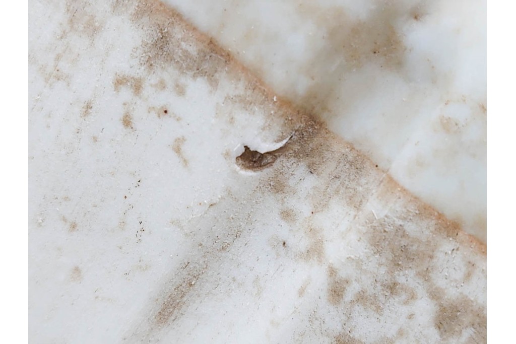 時代物　伊万里　印判　藍色の濃淡で表現された山水図の植木鉢　(R-086458)