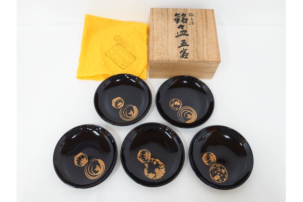 輪島塗　萬砂漆器店謹製　蒔絵が雅な銘々皿10枚セット　共箱付き　(R-086468)