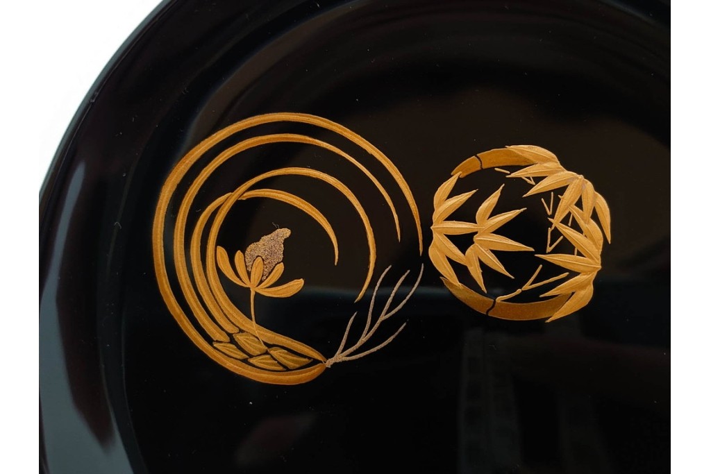 輪島塗　萬砂漆器店謹製　蒔絵が雅な銘々皿10枚セット　共箱付き　(R-086468)