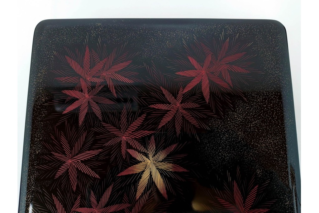 輪島塗　慶塚作　紅葉沈金の文庫(文箱)・朱色が鮮やかなお椀2点のセット　共箱付き　(R-086469)