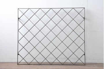 【簡易リペア限定品】　和製アンティーク　菱格子のデザインが美しい作りの良い面格子　(R-086470)