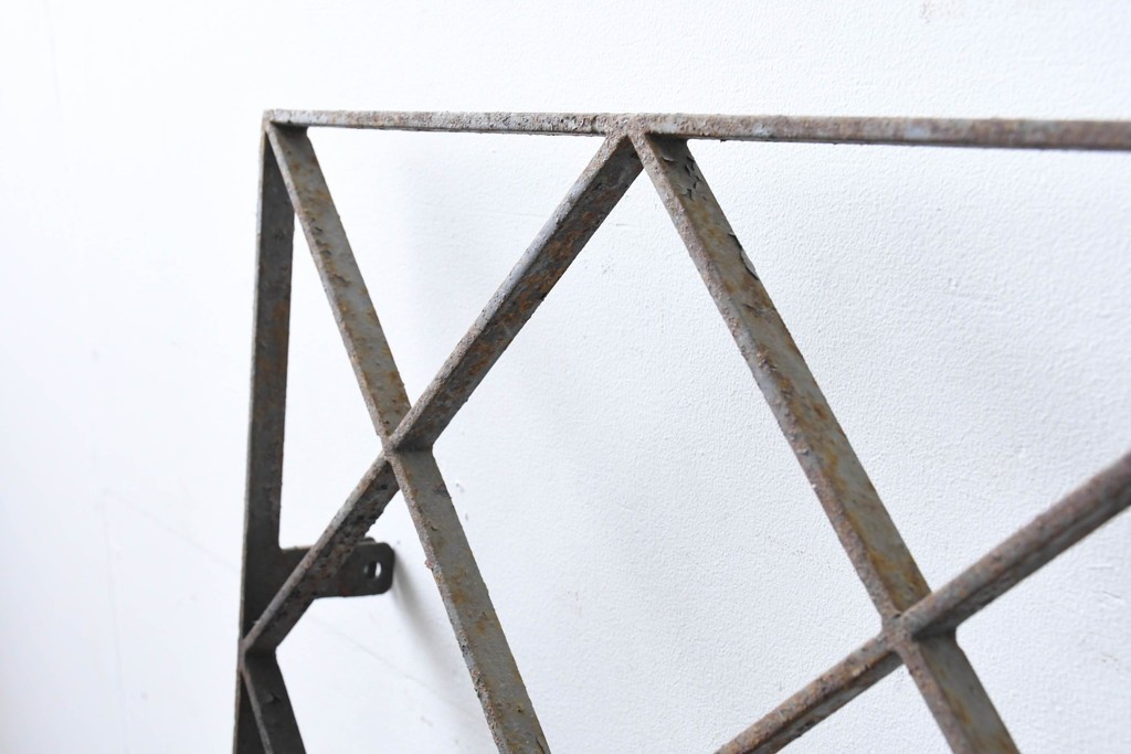 【簡易リペア限定品】　和製アンティーク　菱格子のデザインが美しい作りの良い面格子　(R-086470)