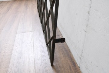 【簡易リペア限定品】　和製アンティーク　菱格子のデザインが美しい作りの良い面格子　(R-086470)