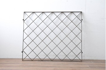 【簡易リペア限定品】　和製アンティーク　菱格子のデザインが美しい作りの良い面格子　(R-086470)