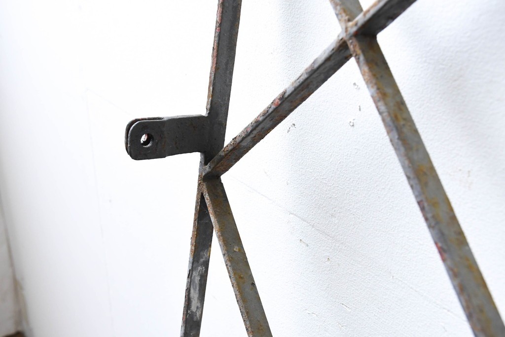 【簡易リペア限定品】　和製アンティーク　菱格子のデザインが美しい作りの良い面格子　(R-086470)