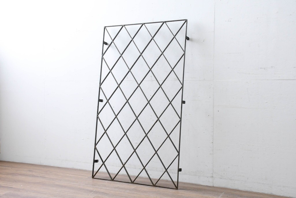 【簡易リペア限定品】　和製アンティーク　菱格子のデザインが美しい作りの良い面格子　(R-086471)