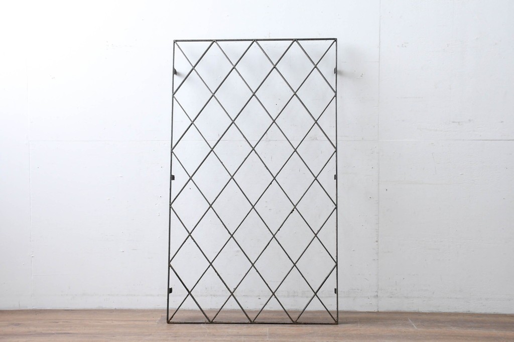 【簡易リペア限定品】　和製アンティーク　菱格子のデザインが美しい作りの良い面格子　(R-086471)