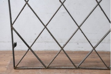 【簡易リペア限定品】　和製アンティーク　菱格子のデザインが美しい作りの良い面格子　(R-086471)