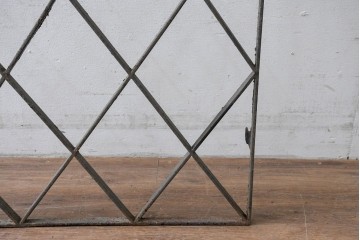 【簡易リペア限定品】　和製アンティーク　菱格子のデザインが美しい作りの良い面格子　(R-086471)