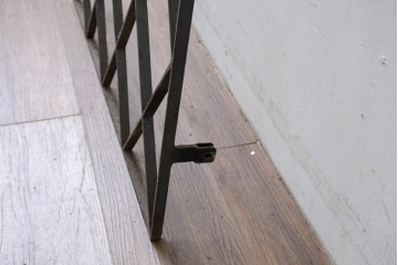 【簡易リペア限定品】　和製アンティーク　菱格子のデザインが美しい作りの良い面格子　(R-086471)