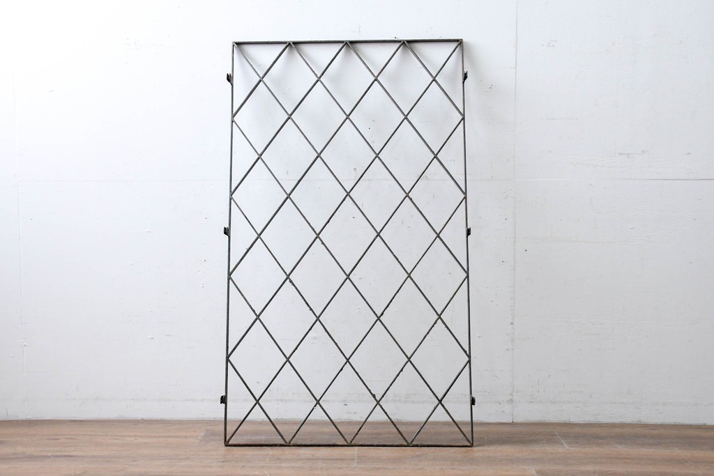 【簡易リペア限定品】　和製アンティーク　菱格子のデザインが美しい作りの良い面格子　(R-086471)