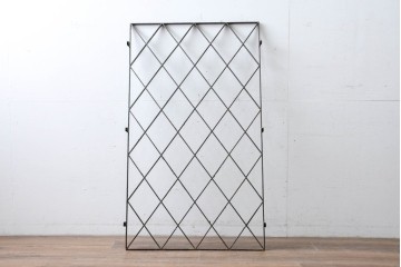 【簡易リペア限定品】　和製アンティーク　菱格子のデザインが美しい作りの良い面格子　(R-086471)