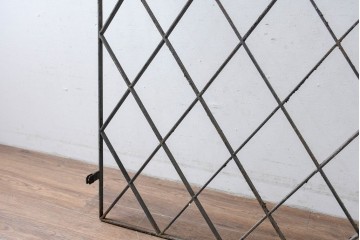 【簡易リペア限定品】　和製アンティーク　菱格子のデザインが美しい作りの良い面格子　(R-086471)