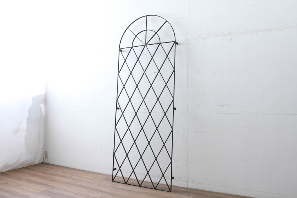 【簡易リペア限定品】　和製アンティーク　昭和初期　アーチ型の菱格子のデザインが目を引く格子　(R-086472)