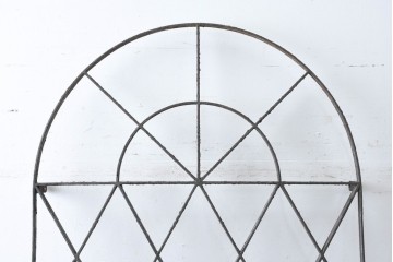 【簡易リペア限定品】　和製アンティーク　昭和初期　アーチ型の菱格子のデザインが目を引く格子　(R-086472)