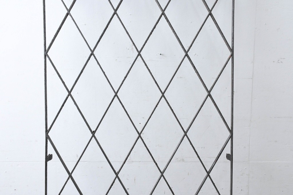 【簡易リペア限定品】　和製アンティーク　昭和初期　アーチ型の菱格子のデザインが目を引く格子　(R-086472)