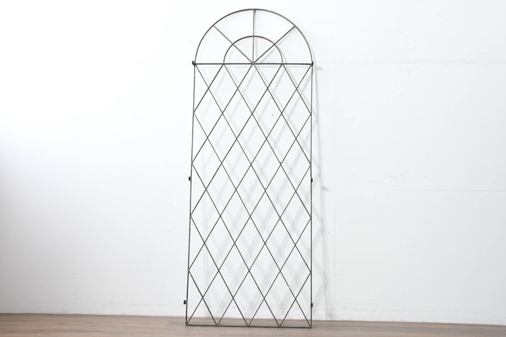 【簡易リペア限定品】　和製アンティーク　昭和初期　アーチ型の菱格子のデザインが目を引く格子　(R-086472)