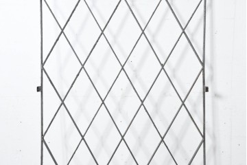 【簡易リペア限定品】　和製アンティーク　昭和初期　アーチ型の菱格子のデザインが目を引く格子　(R-086472)