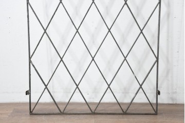 【簡易リペア限定品】　和製アンティーク　昭和初期　アーチ型の菱格子のデザインが目を引く格子　(R-086472)